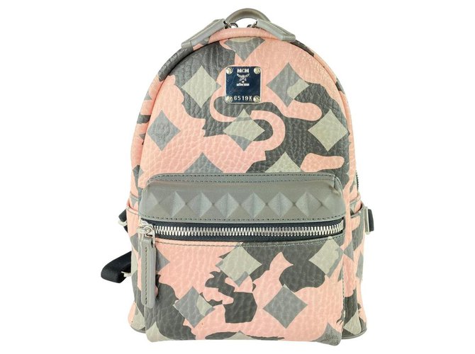 Mini camo backpack sale from pink