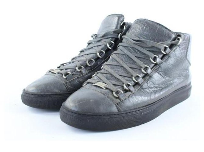 Arena GREY Athletic Shoes Leather ref.294414 -