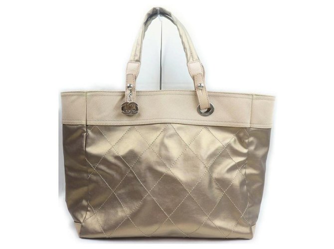 Chanel Gold Biarritz gesteppte Einkaufstasche Weißgold  ref.294757