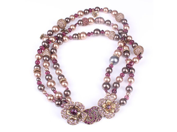 Chanel Perla gris, Cuentas y cristales morados, Collar con CC en capas Púrpura Metal  ref.295388