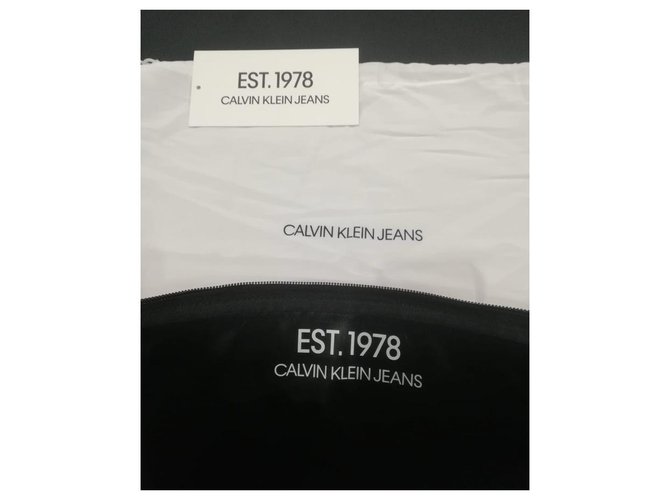 Calvin Klein Portefeuilles Petits accessoires Cuir Blanc Rouge  ref.295968