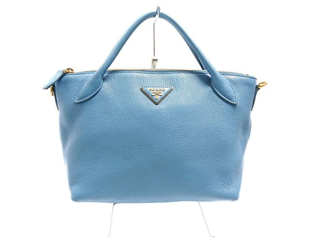 prada hellblau