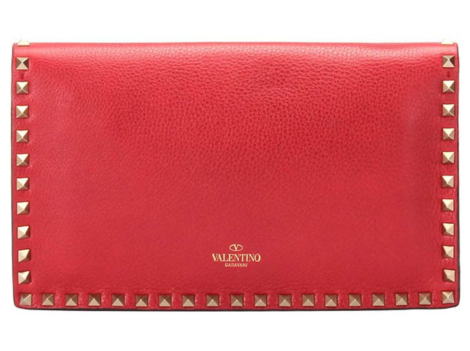 Red Rockstud Leather Clutch Bag Pony-style calfskin ref.296335 - Joli Closet