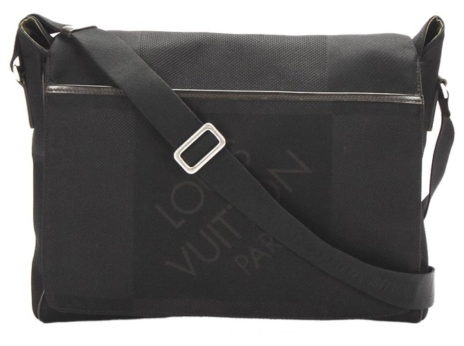 Sac messager Louis Vuitton noir Damier Geant Terre Cuir Toile Veau façon poulain  ref.296390