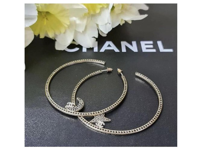 Brincos de argola maciça Chanel Crystal Moon Star CC Dourado Metal  ref.296525