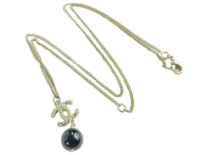 Chanel B13 Collana con logo CC di perle nere Perla  ref.297508