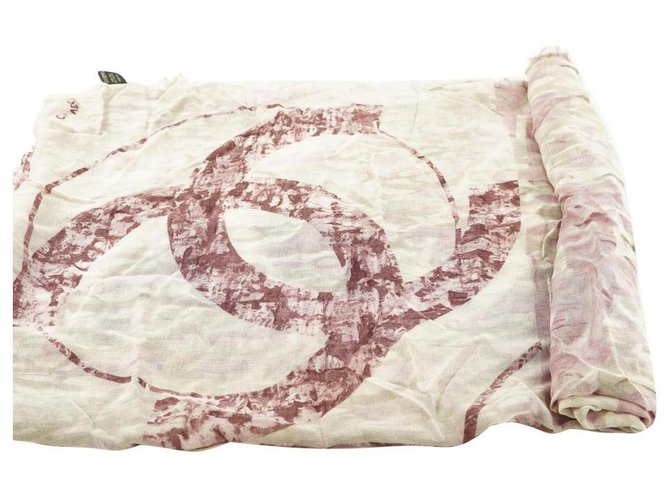 Chanel Écharpe à col châle à logo CC floral rose  ref.297601