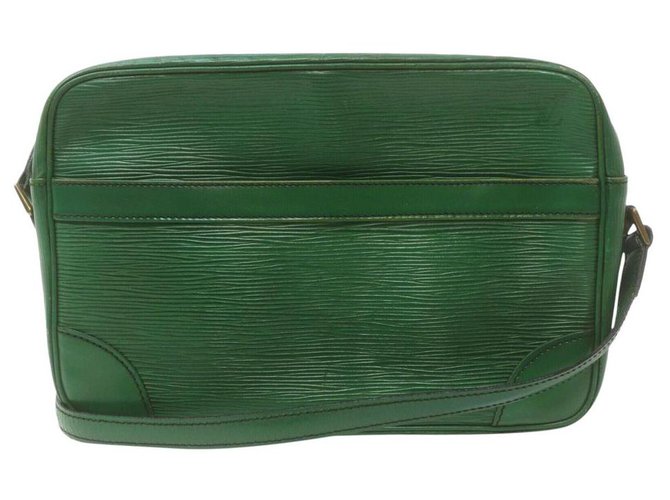 Twist Louis Vuitton Green Epi Leather Borneo Trocadero Crossbody Bag  ref.297722