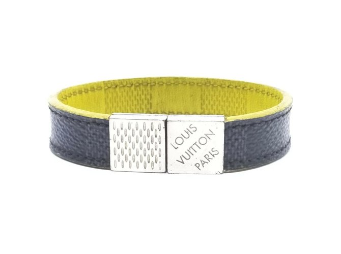 Louis Vuitton Damier Graphite Check It Reversible Bracelet Cuff Bangle  Metal ref.298329 - Joli Closet
