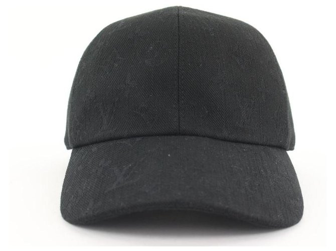 Louis Vuitton Size 60 Black Monogram Essential Cap Baseball Hat Leather  ref.298421 - Joli Closet