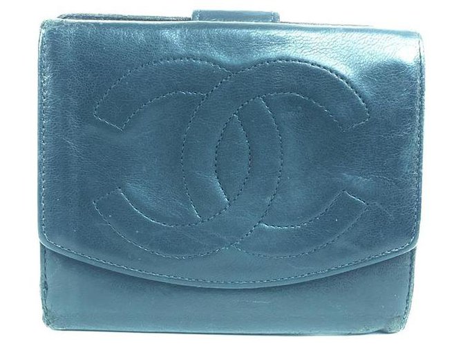 Chanel Portamonete compatto a portafoglio con logo CC in pelle di agnello nera Agnello Pelle  ref.298441