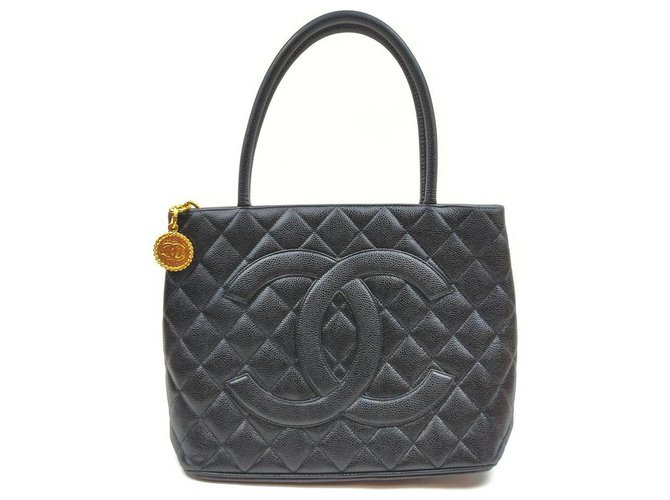 Chanel Quilted Black Caviar Medallion Tote Zip Bag  ref.298608