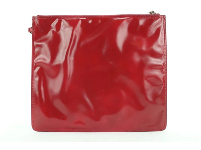Chanel Sac pochette plat verni rouge Cuir  ref.298707