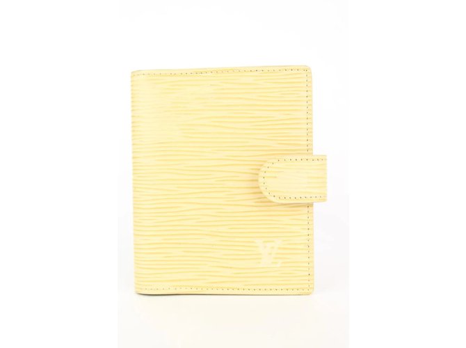 Louis Vuitton Mini agenda nano en cuir épi vanille  ref.298807