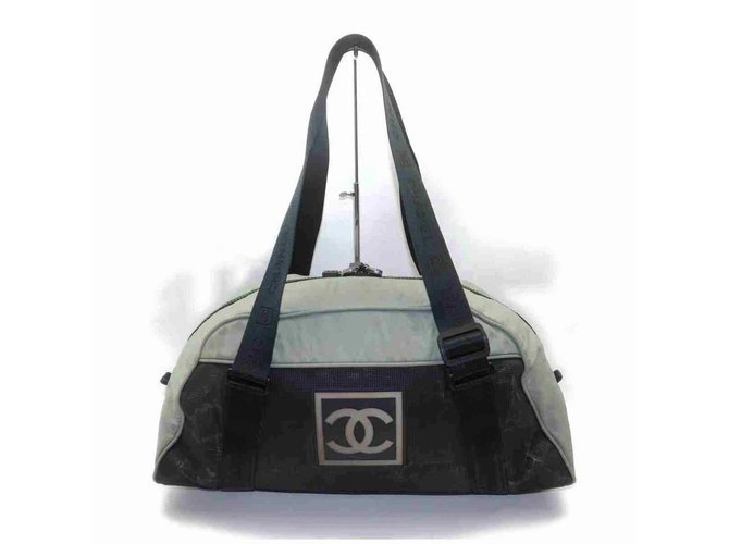 Chanel Bolsa de viaje Boston con logo deportivo bicolor CC Goma  ref.298875