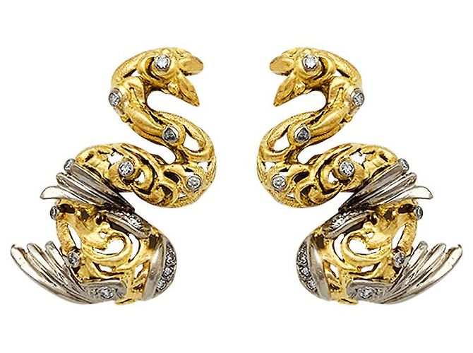 Orecchini Zolotas "Fish" in oro giallo, platino e diamanti.