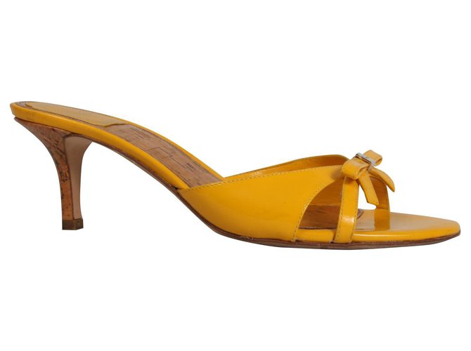 Dior sandali Giallo Pelle verniciata  ref.299577