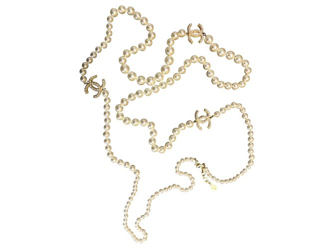 Chanel Lange Halsketten Weiß Perle  ref.299624