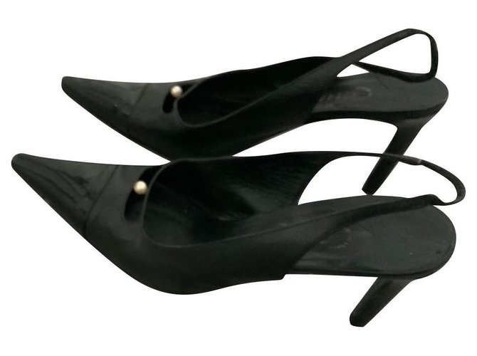 Zapatos de tacón Chanel abiertos Negro Cuero  ref.299712