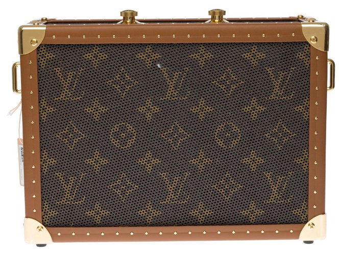 Serie Limitée / Sold Out / Louis Vuitton Speaker pouch in Monogram canvas Brown Cloth  ref.299729