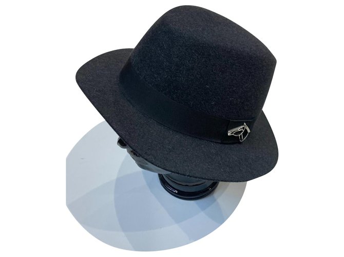 Hermès Hats Beanies Navy blue Rabbit  ref.300393