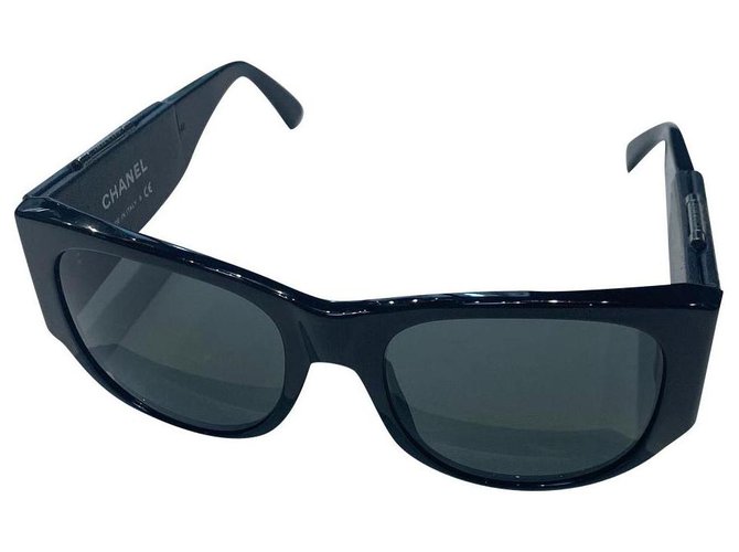 Chanel Gafas de sol Negro Cuero Plástico  ref.300397