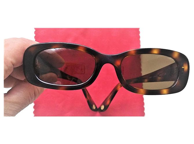 Par de gafas de sol modelo CHANEL 5011 - año 2000 Castaño Avellana Castaña Chocolate Marrón oscuro