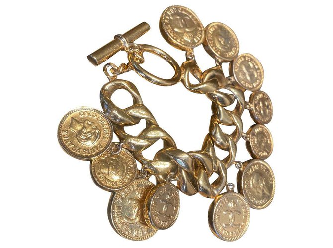 Chanel Collector Golden Metal  ref.300753
