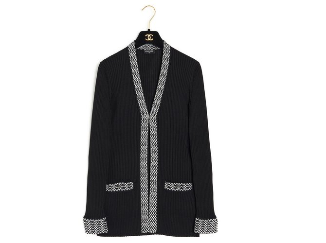 Chanel Knitwear Black Viscose  ref.302214