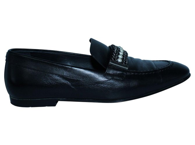 Chanel Black Leather Loafer with Pearl Chain  ref.302221