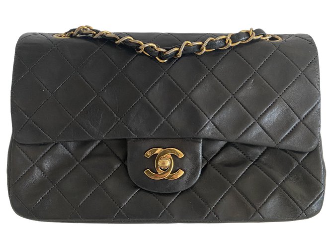Chanel Timeless Black Leather  ref.302548