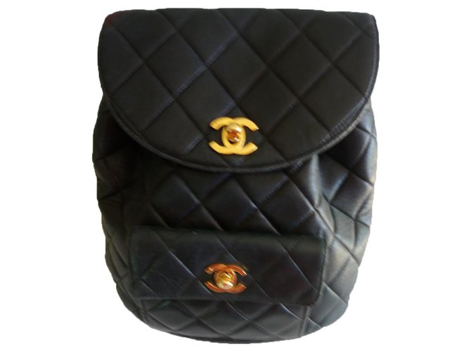 Girl Chanel Backpack Black Leather  ref.302555