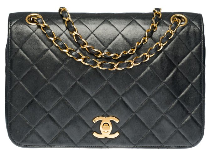 Timeless Splendid Chanel classic Full Flap bag in black quilted leather,  garniture en métal doré ref.302922 - Joli Closet