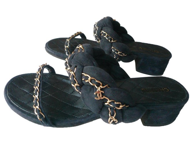 CHANEL Sandals in navy suede calf leather and metal chain T40 It