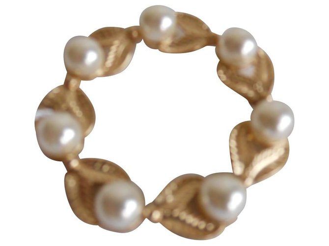 Weekend Max Mara Broche de perlas sintéticas MAX MARA WEEKEND Blanco Dorado Metal  ref.303562