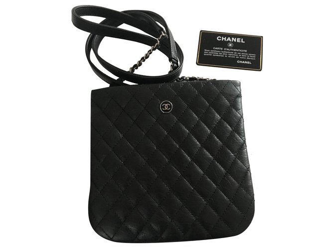 Chanel shoulder bag uniform Black Leather  ref.303564
