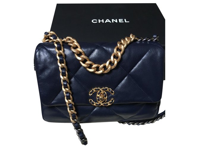 Chanel 19 Bolsa, Cor rara e esgotada: Marinho Azul marinho Pele de cordeiro  ref.303849
