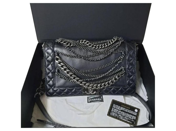 Chanel Boy Medium calf leather Chain Flap Bag Black  ref.304004