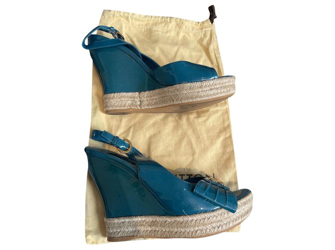 Louis Vuitton Des sandales Cuir vernis Bleu Marine  ref.304874