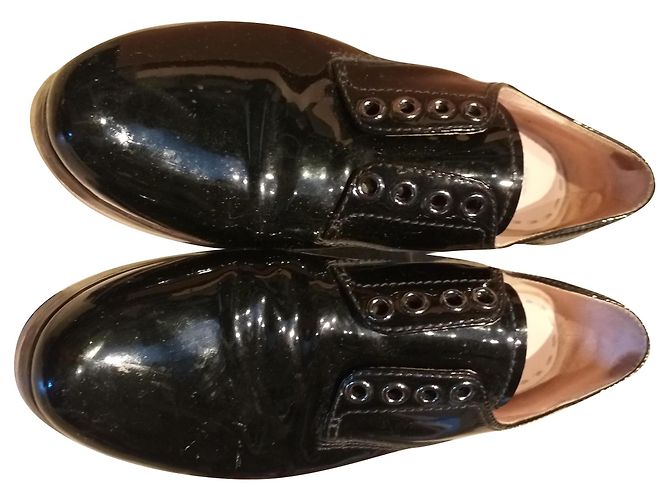 Derbies Miu Miu en cuir vernis noir