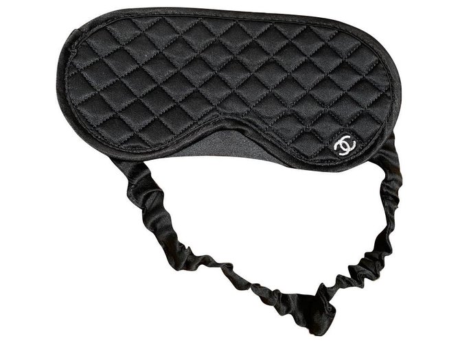 Chanel Gafas de sol Negro Seda  ref.305367