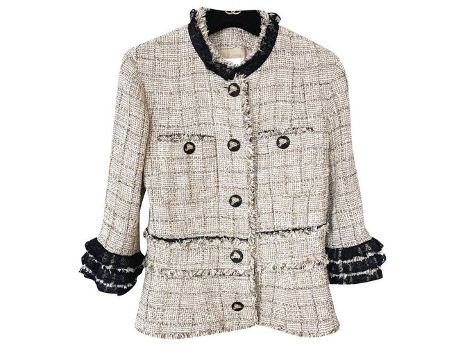 Chanel 6,7K$ Giacca in tweed con volant Beige  ref.305946
