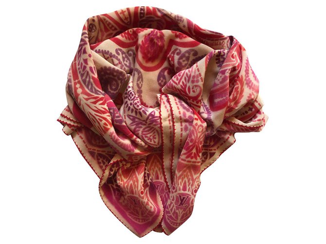 Louis Vuitton Silk scarves Pink  ref.306147