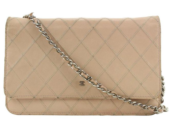 Wallet On Chain Chanel Portefeuille rose matelassé à point fouetté sur chaîne Sac à rabat classique Cuir  ref.306183