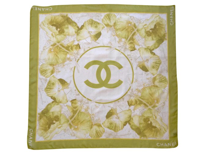 Chanel Silk scarves Green Yellow  ref.306380