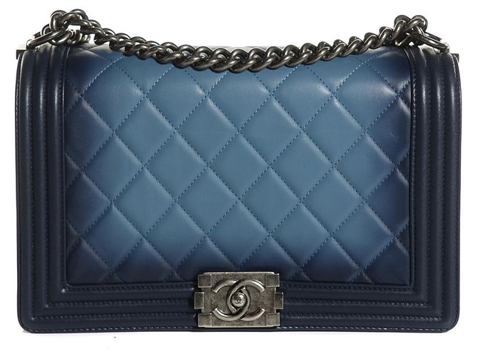 Timeless Chanel in pelle di vitello Ombre Faded Quilted New Medium Boy Flap Blue Bag Nero  ref.307126