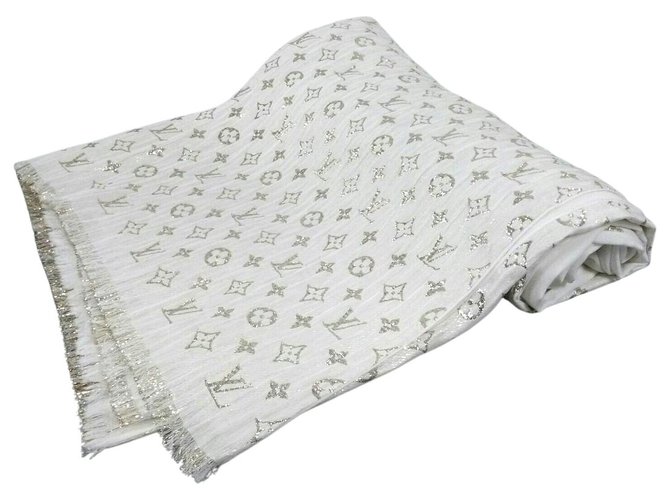 Brand new Louis Vuitton Scarf Shawl Throw. In a