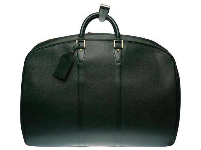 Charming Louis Vuitton Helanga travel bag in green taiga leather  ref.308520
