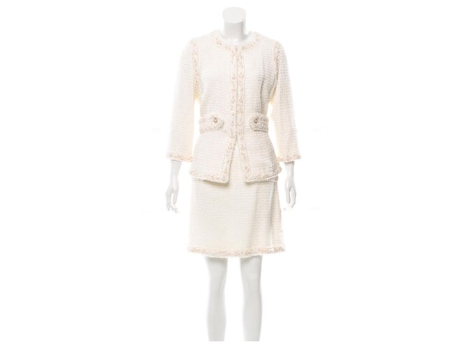 Chanel 10K$ Runway Tweed Suit Cream  ref.309379
