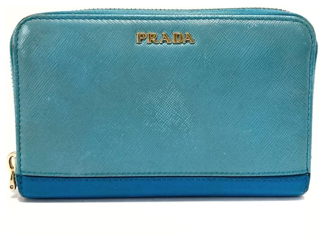 prada wallets women